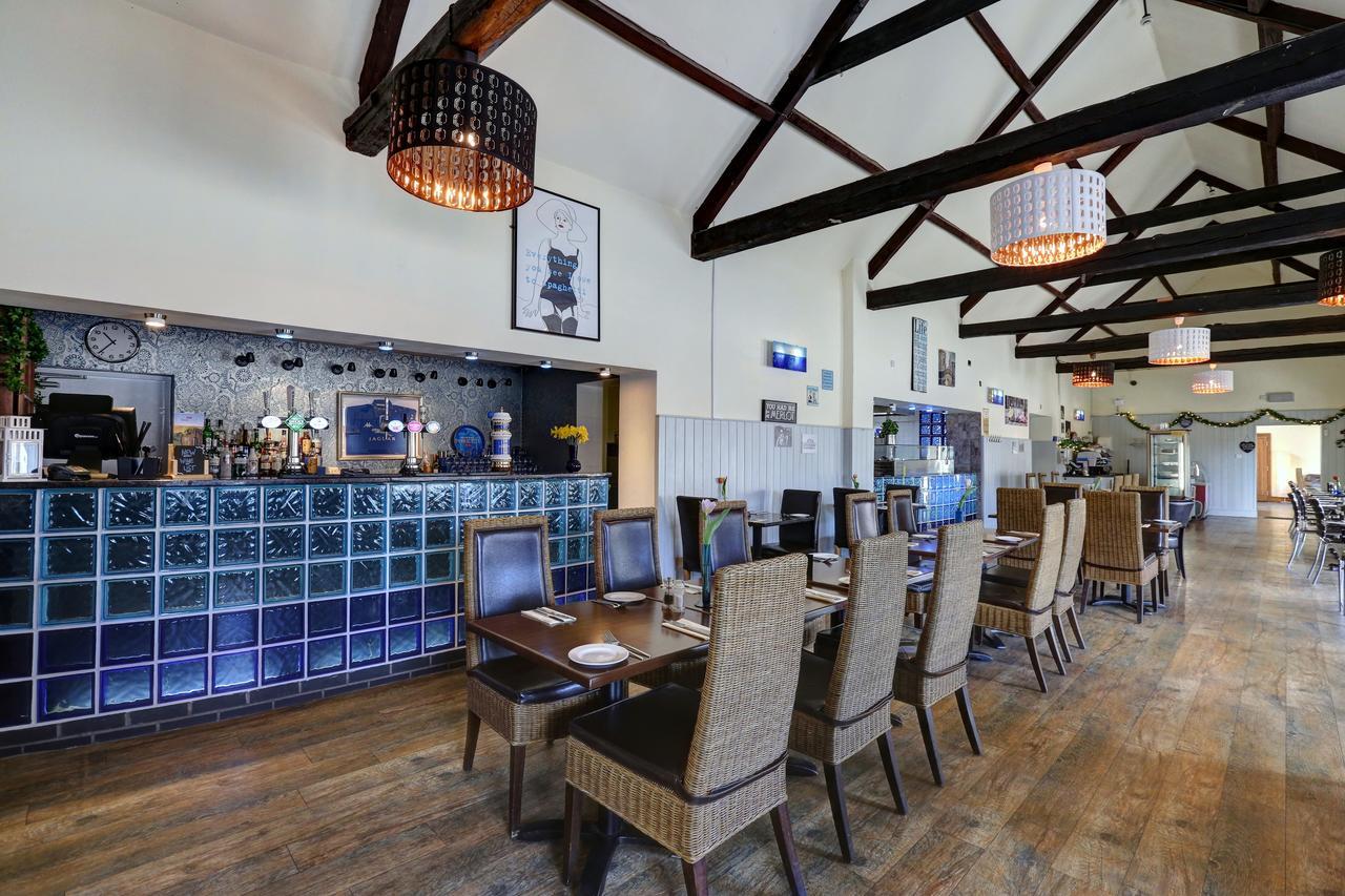 Manor Court Hotel Carnaby Экстерьер фото