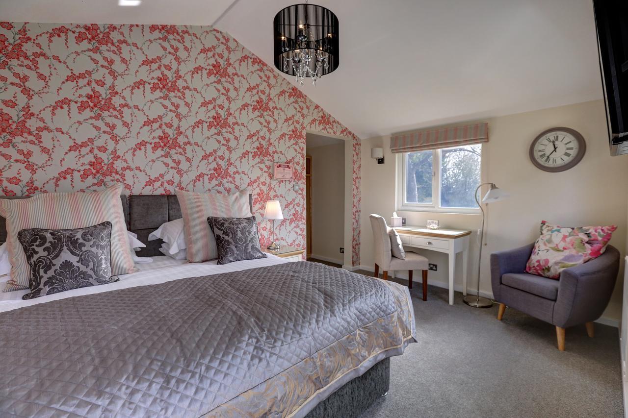 Manor Court Hotel Carnaby Экстерьер фото