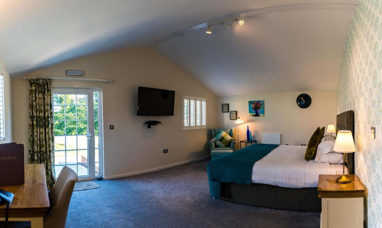 Manor Court Hotel Carnaby Экстерьер фото