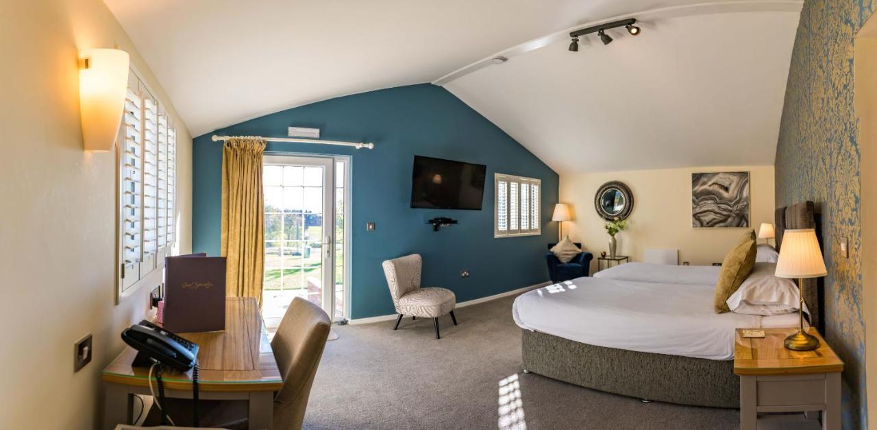Manor Court Hotel Carnaby Экстерьер фото