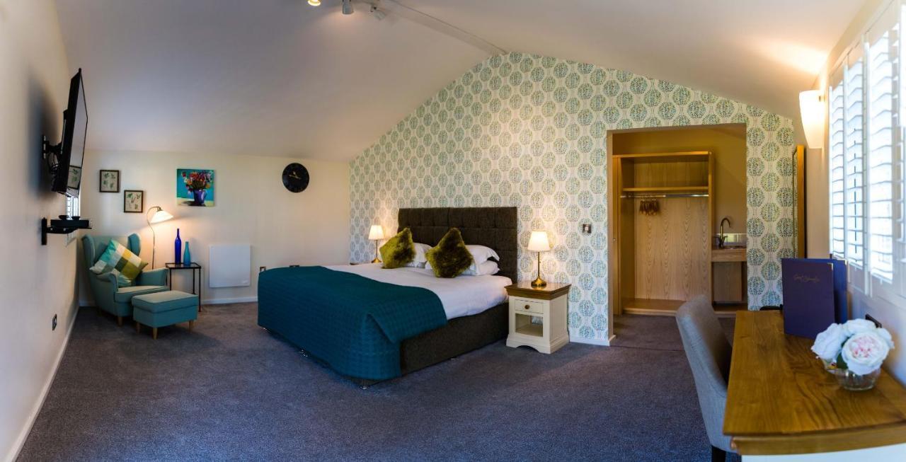 Manor Court Hotel Carnaby Экстерьер фото