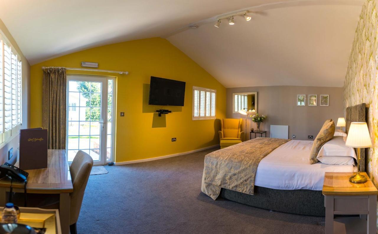 Manor Court Hotel Carnaby Экстерьер фото