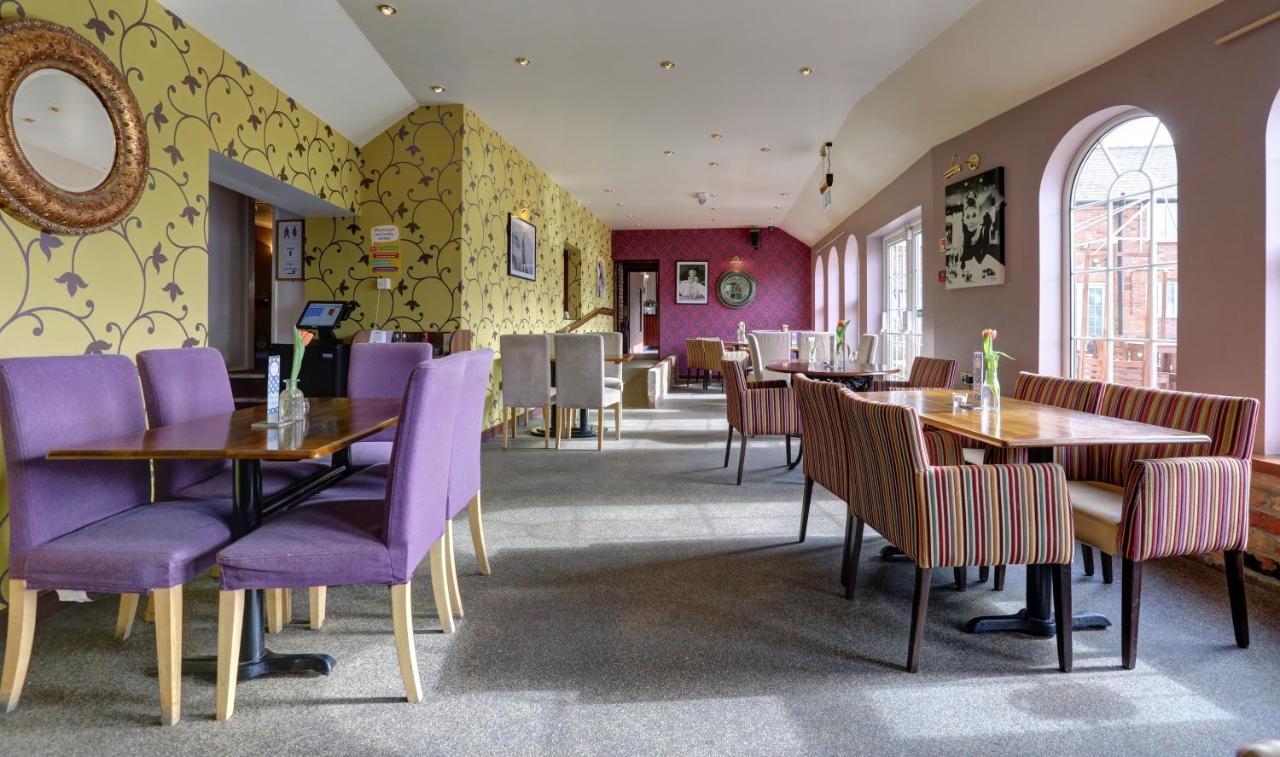 Manor Court Hotel Carnaby Экстерьер фото