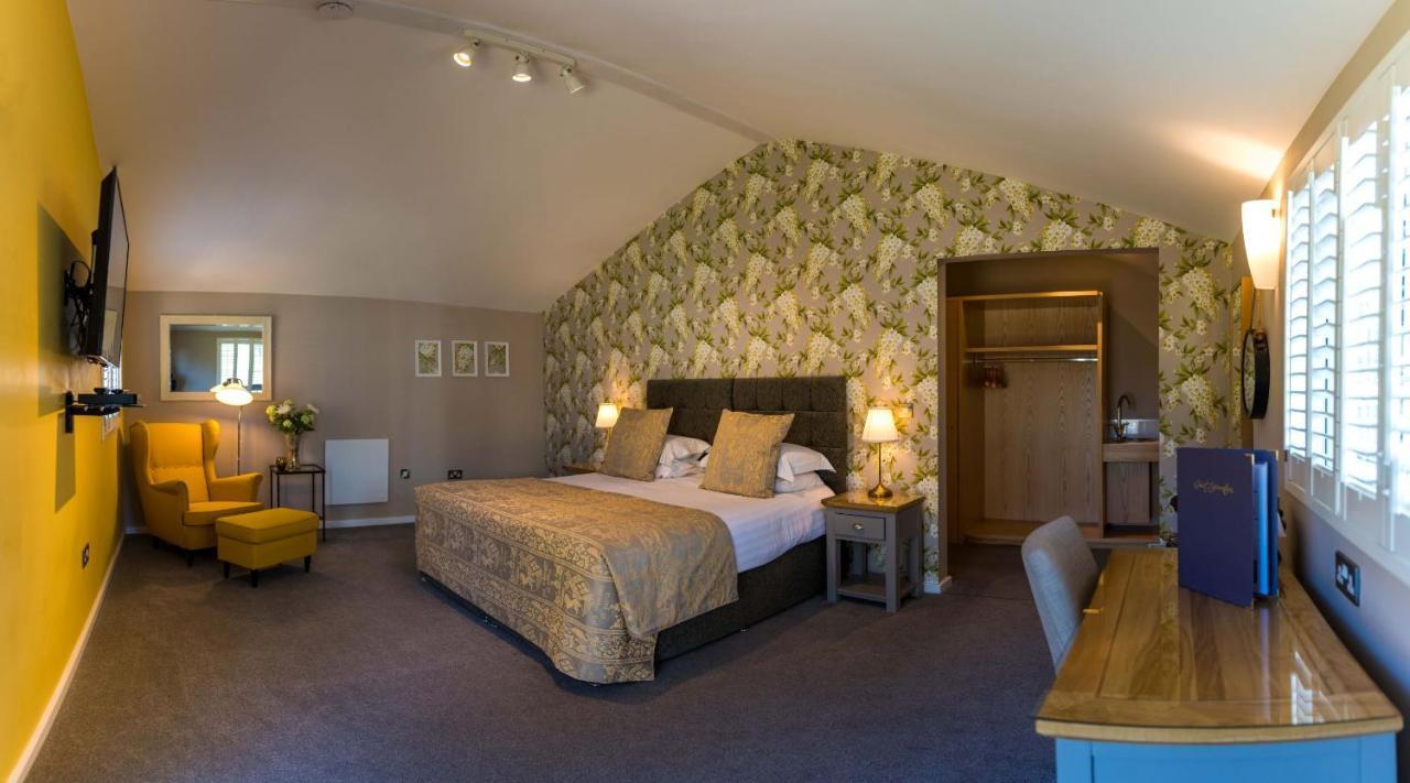 Manor Court Hotel Carnaby Экстерьер фото